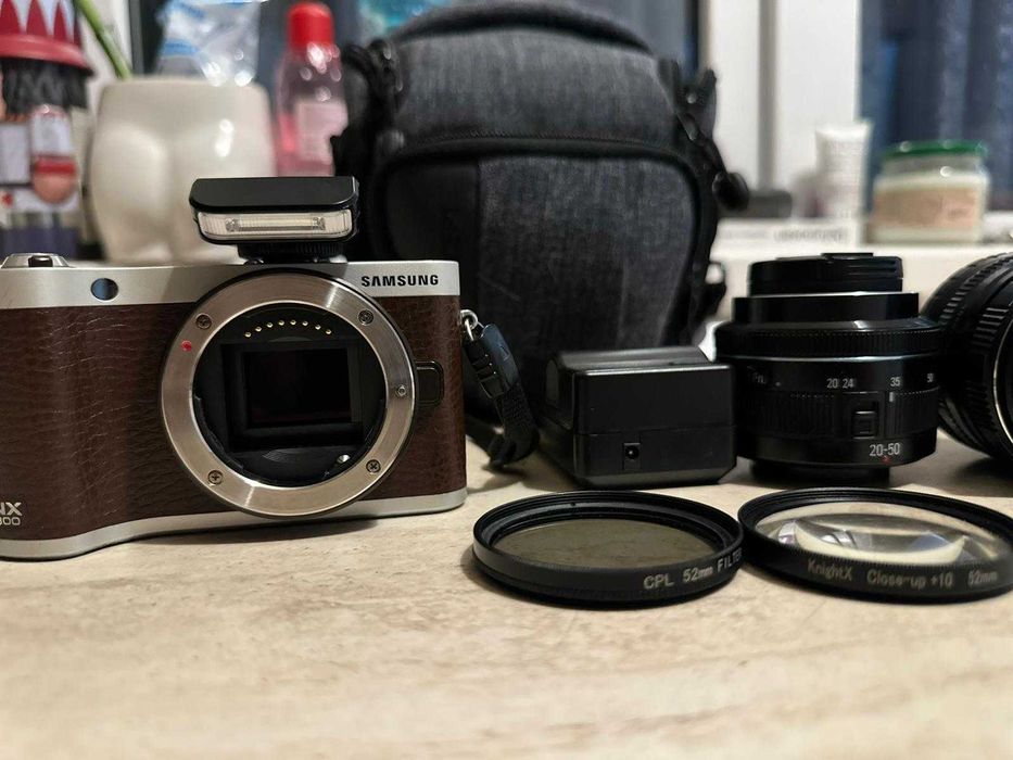 Camera FOTO Samsung NX 300 Ideala  amatori +2 obiective