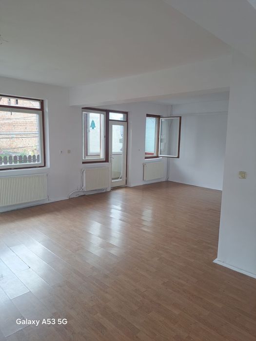 Apartament mare in centrul Zalaului