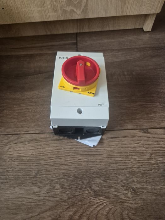 Intrerupator principal Eaton T0, 20A, 690V, IP65, cu maner rosu si inel galben