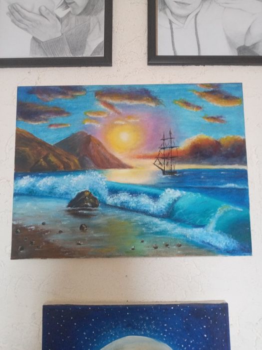 Продаются картины +подарок