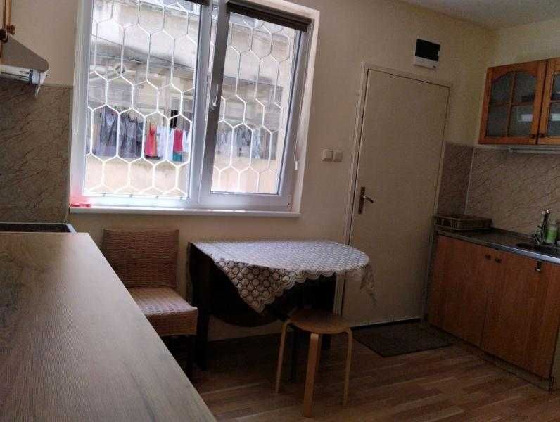 Дава се под наем Двустаен апартамент в Бургас, Възраждане - 45 кв.м за 306 € - Снимка #3