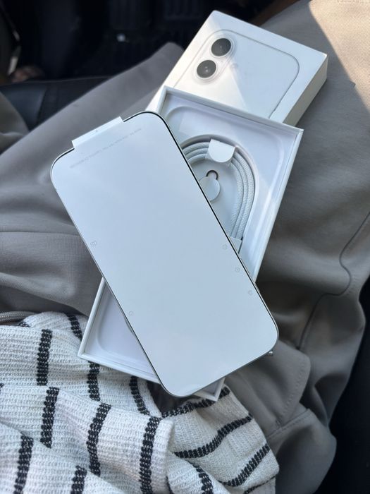 Vand iphone 17 nou