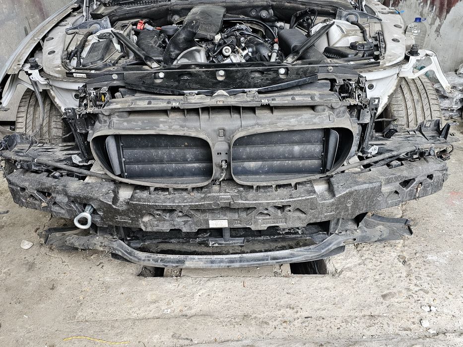 Маска очиларка maska челен удар греда бмв ф10 ф11 f10 f11 bmw 530 535