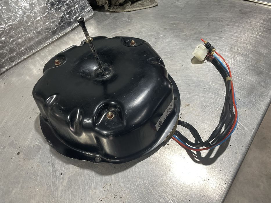 Компресор въздушно окачване бмв Х5 Е53 / Е39 / 7 серия