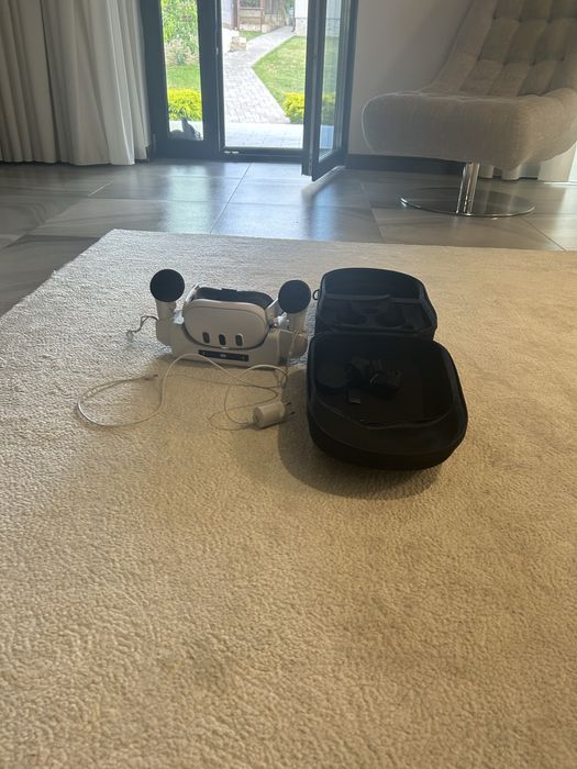 Meta Quest 3 VR + controllere+suport+cablu+geanta
