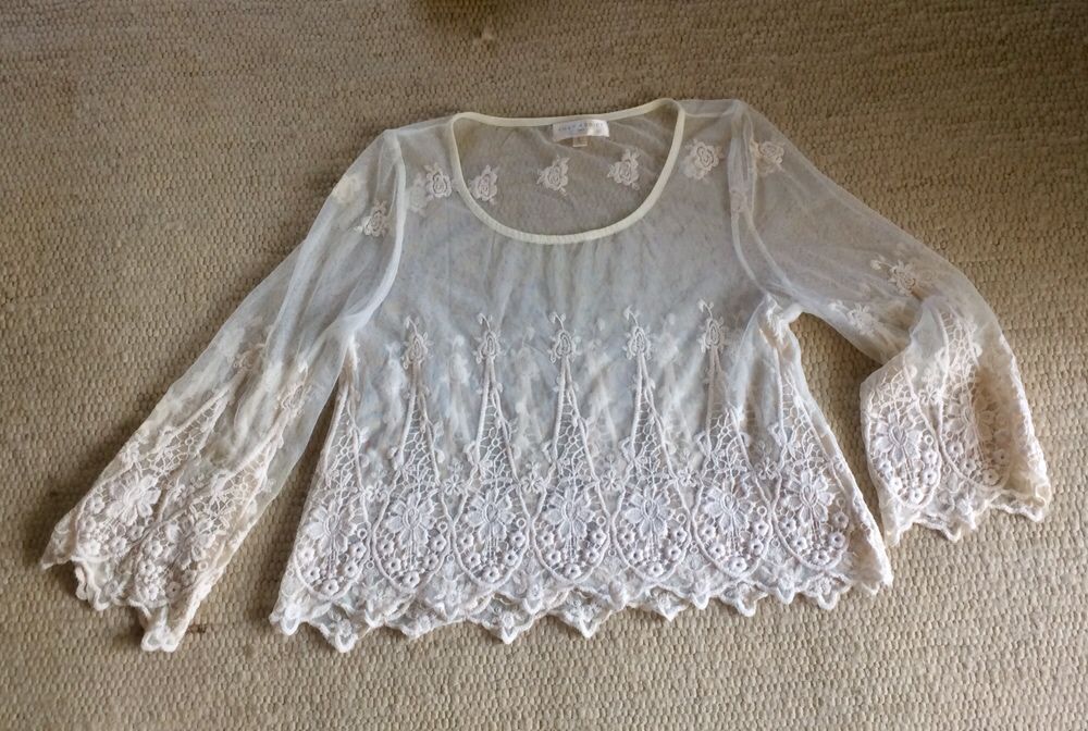 Блуза от френска дантела