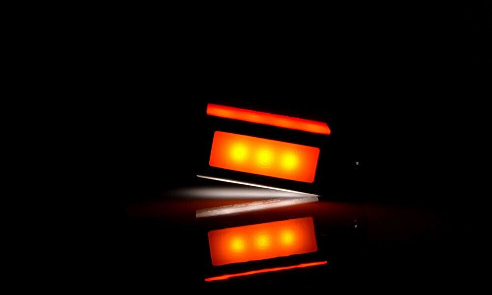 1 бр. ЛЕД LED неон вертикални габарити с тройна функция 12-24V , Полша