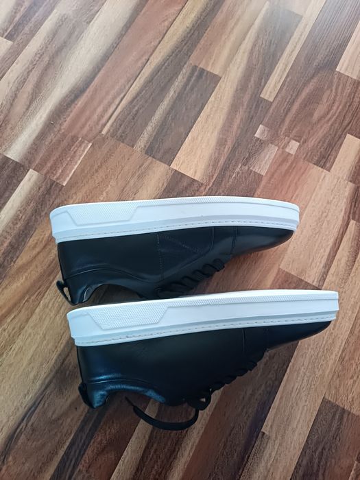 Кроссовки новые турецкие.