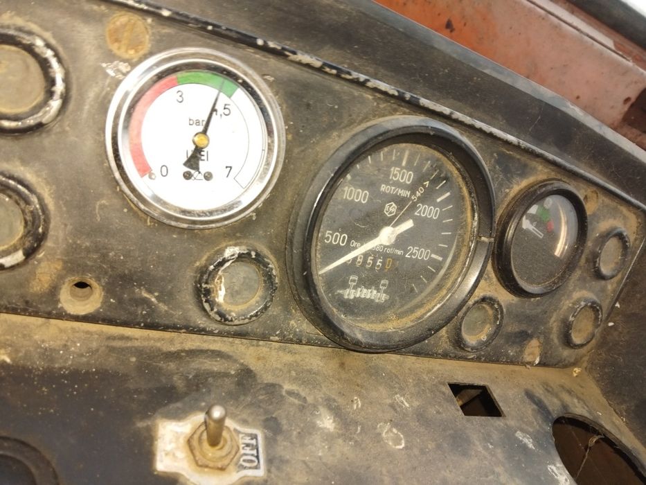 Tractor Universal U650