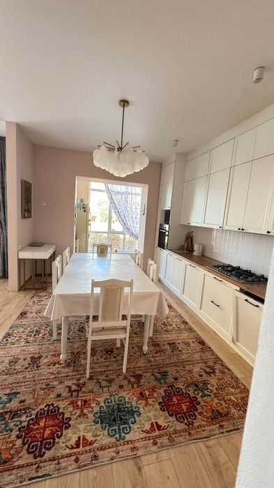 Продам 3х к.кв, общ.пл 133 кв.м.