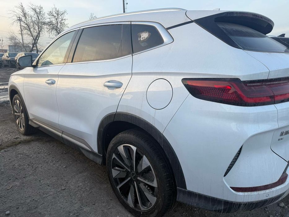 BYD чемпион 605 км, оқ рангли, 2025 модел Тошкентда тайёр!