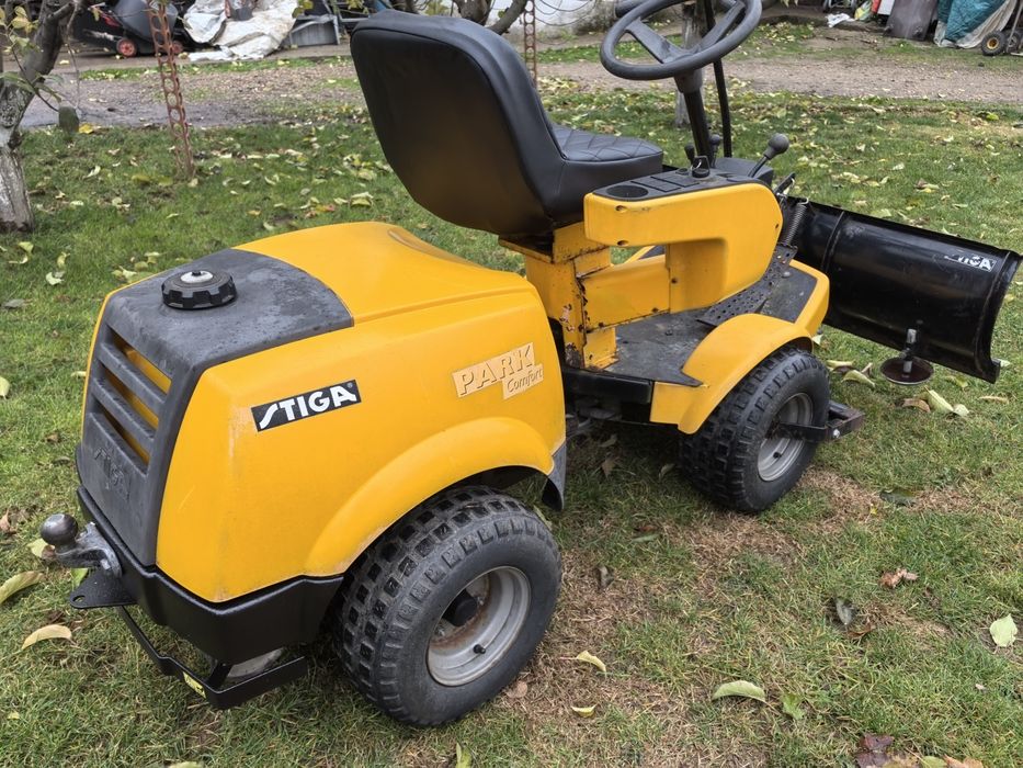 СНEГОРИН STIGA PARK COMFORT Тракторна косачка Трактор 15,5 к. с.