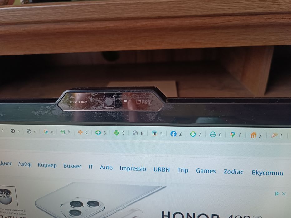 Монитор Asus 21 инча 1650 x 1080 резолюция VGI/RGB портове