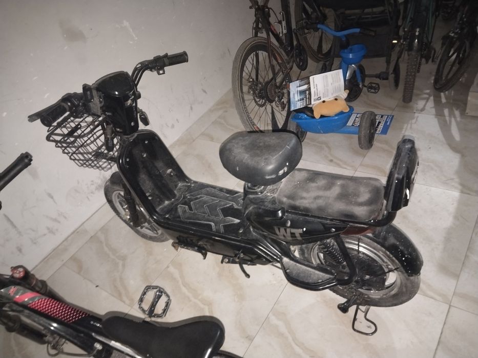 Skuter sotiladi  narxi kelishamiz