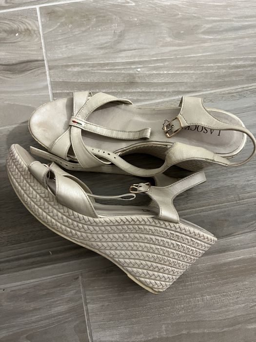 Sandale dama marinea 38, imitatie de piele, in stare foarte buna