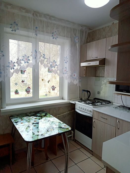 Сдаю - 2-х.ком.кв на 3мкр(Абая)