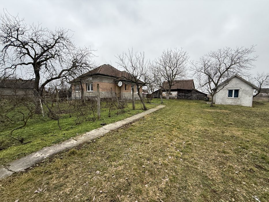 Vand Casa in Sat Gara Ghilvaci +Teren intravilan de 58 Ari