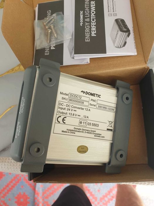 Dometic PerfectCharge DC-DC 24v - 12v Convertor