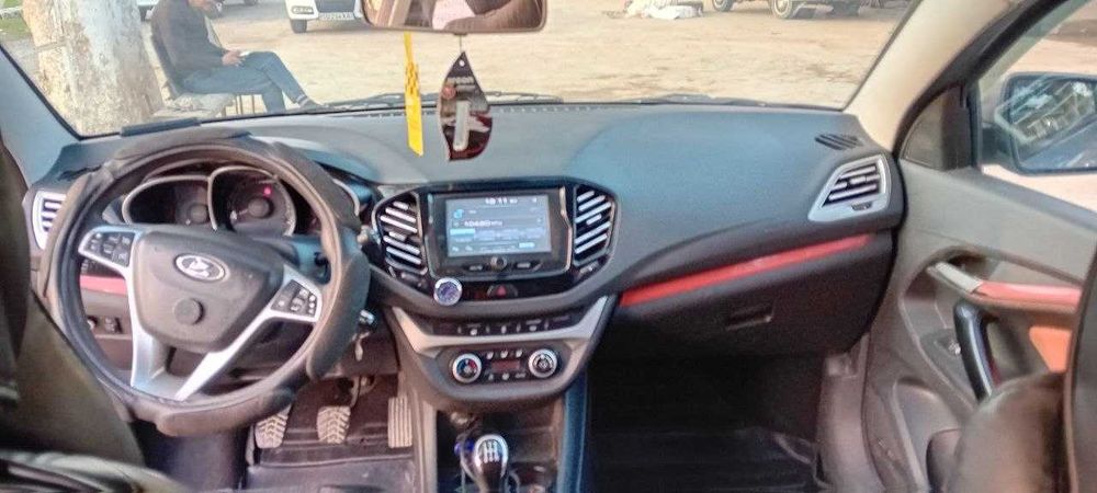 Lada vesta sw cross sotiladi