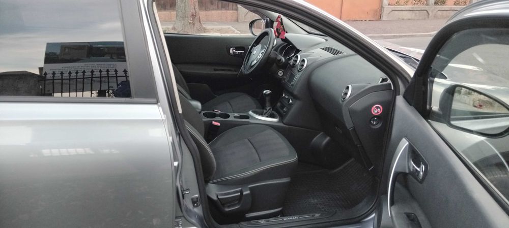 Nissan. Qashqai +2.  7- Locuri.