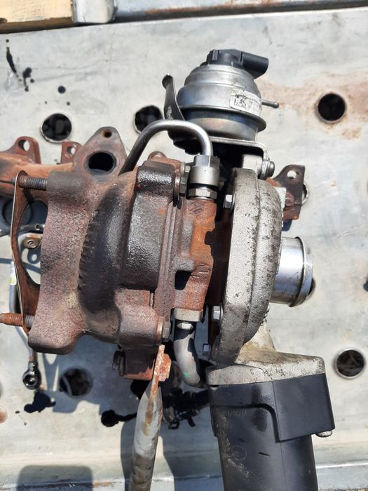 Vând Turbina Audi 2.0tdi 03L145701L