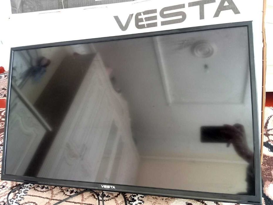 Televizor 32 diaganal smart EMAS karobka dakument