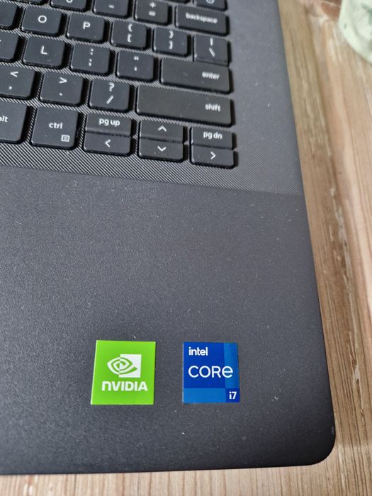 Laptop DELL Vostro 3400 - i7 - 1165G7 - 8GB - 512 GB SSD M2 ( cutie + accesorii)