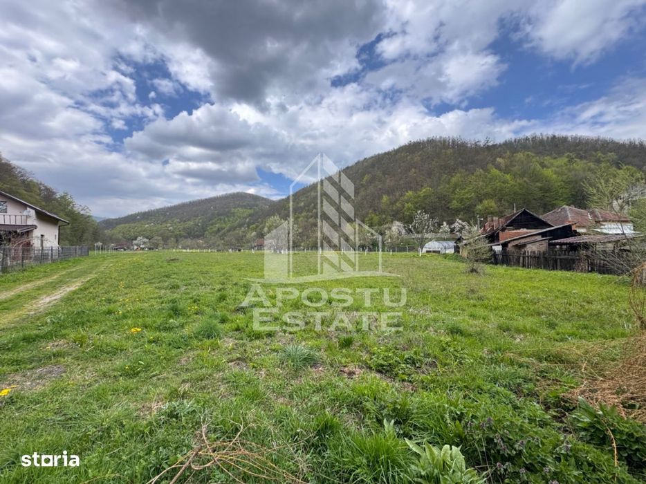 Teren intravilan, 1000 -1500mp, parcela de colt, in sat Gros Hunedoara