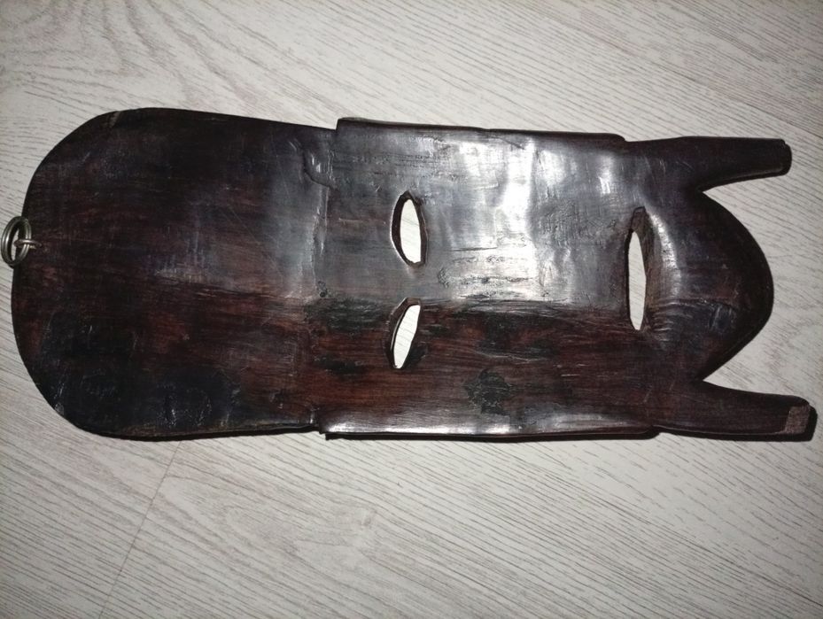 Vând statueta africana