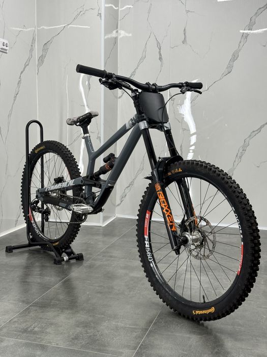 Колело за спускане Commencal FRS Furious DH 2023 M 27.5