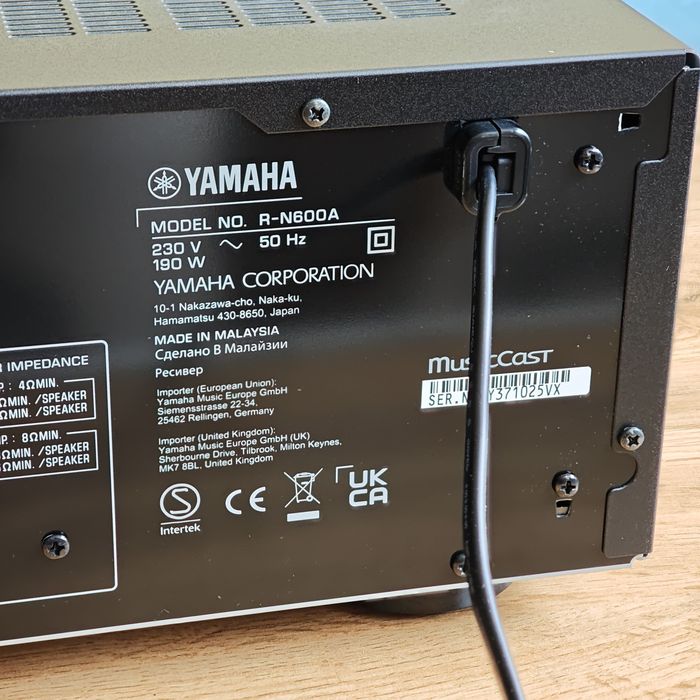 Yamaha R-N600A - Network Stereo Receiver