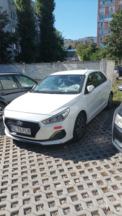 HYUNDAI i30