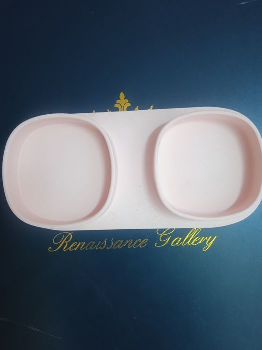 Миска для кормления животных.