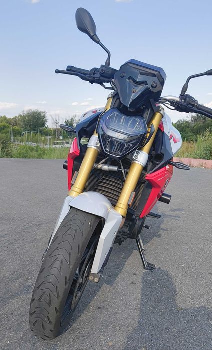 Motocicleta Naked BMW F900R  2021