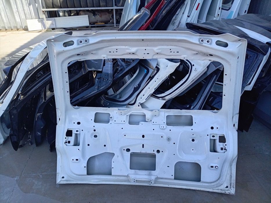 Задна багажна врата Land Rover Discovery Sport