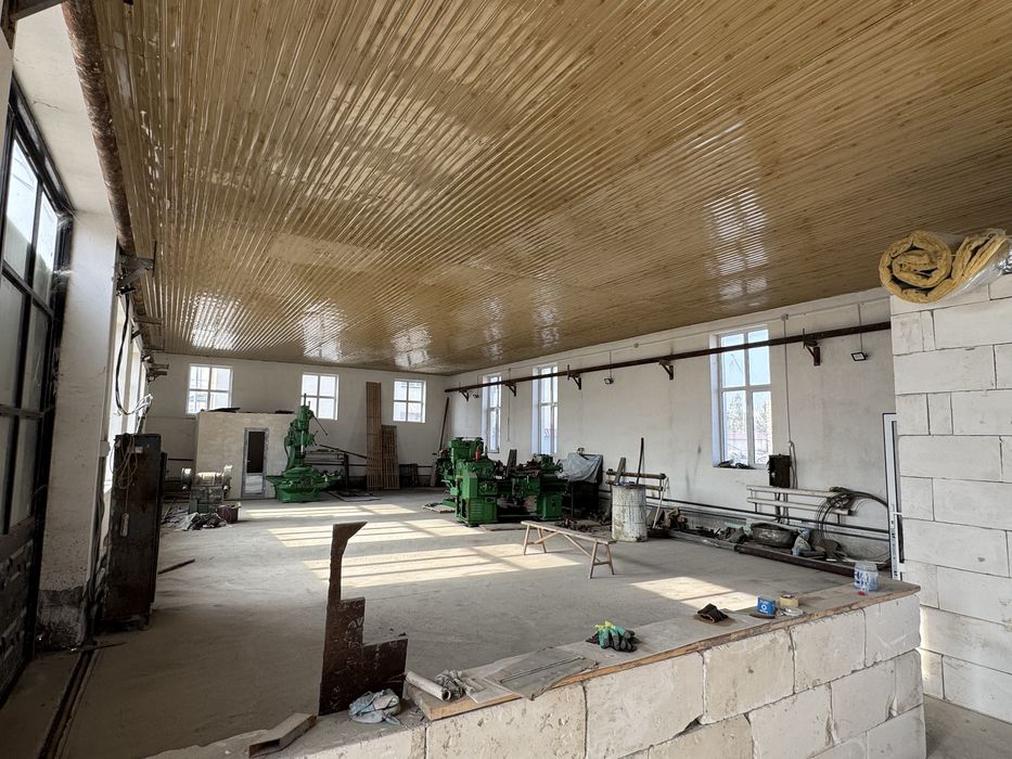 8 sotix yer 200 m2 binosi bilan sotiladi