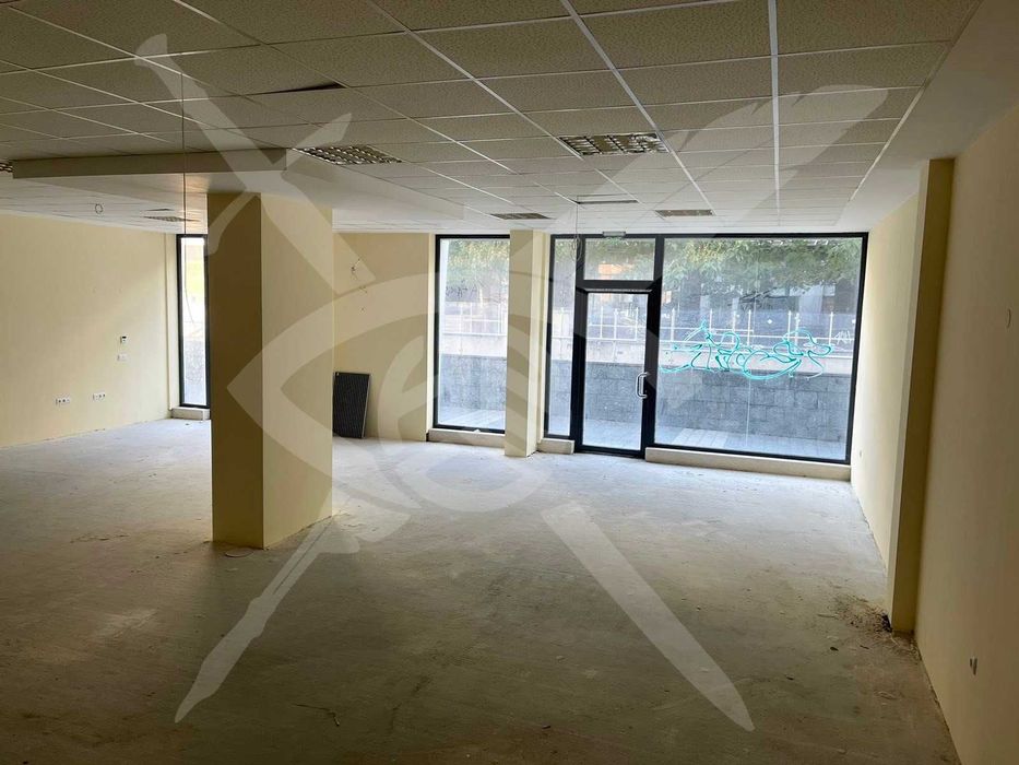 Продава се Магазин в Бургас, Център - 164 кв.м за 2199 €/кв.м - Снимка #1