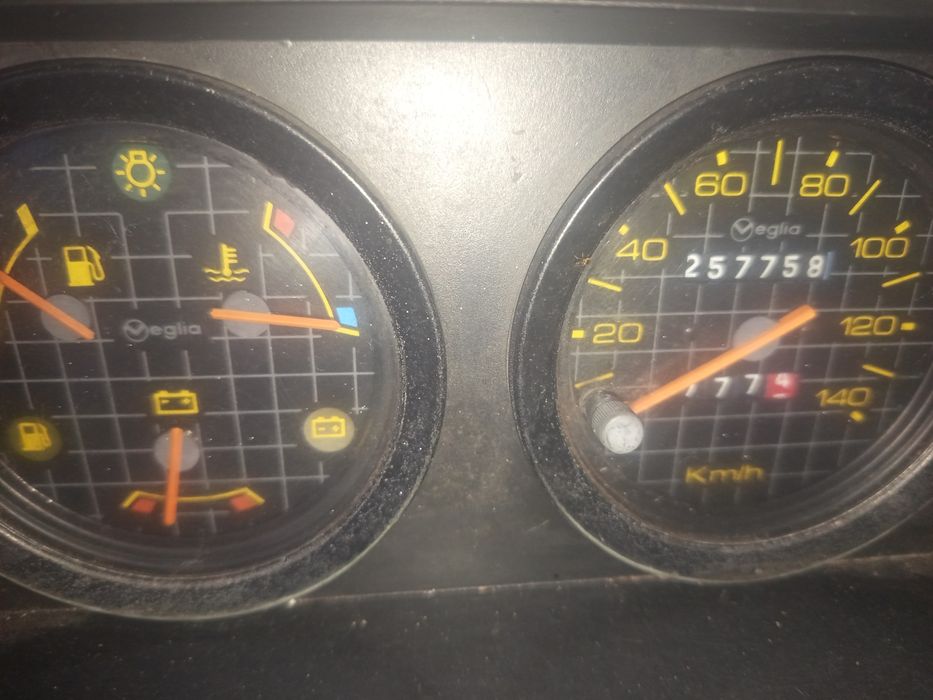 Nissan trade basculantă 3.5tone