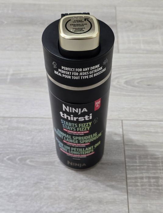 Sticlă apa termică Ninja Thirsti 700ml – oțel inoxidabil, Negru