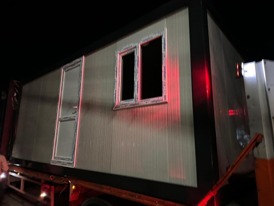 Vand container la comanda