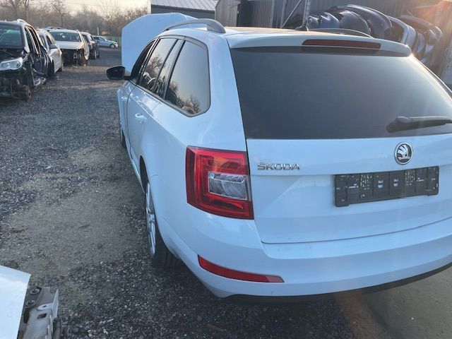 Dezmembrez Skoda Octavia 3 Combi 2016 1.6 CXX euro 6 Xenon