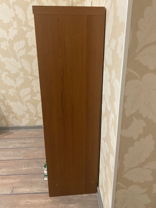 Продам стеллаж для книг