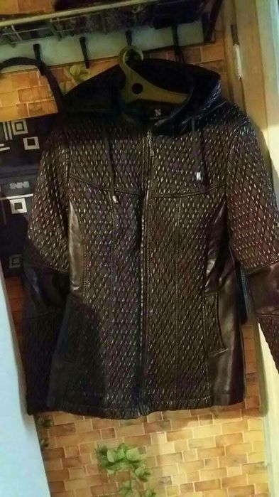 Куртка весенняя итд.