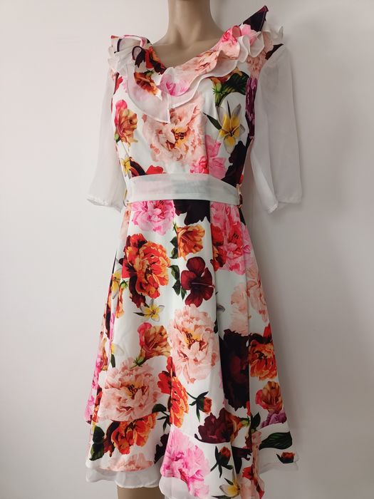 Rochiță de vară cu flori colorate