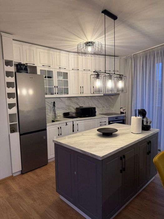 Дава се под наем Двустаен апартамент в София, Витоша - 95 кв.м за 796.62 € - Снимка #1