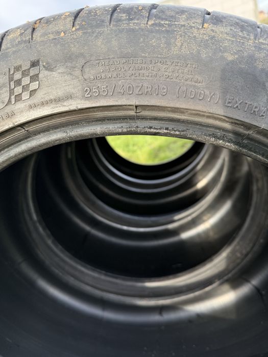 255/40/19 Michelin