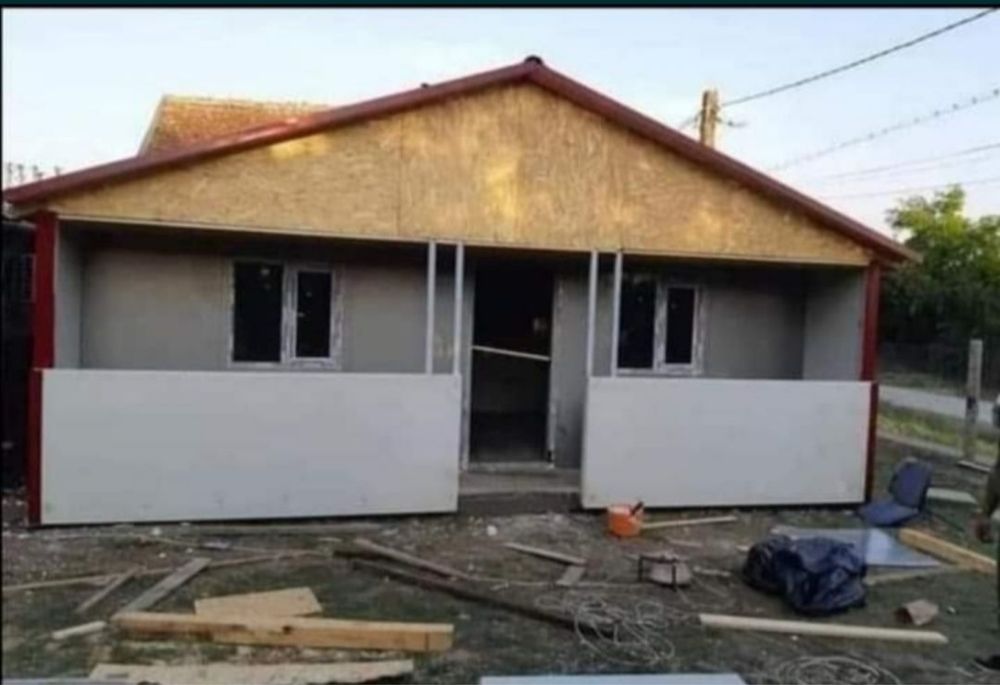 Casa din panou sandwich