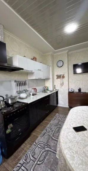 Нукусская Продаётса 1/8/16 срочна 1-нотариальная 42кв.м