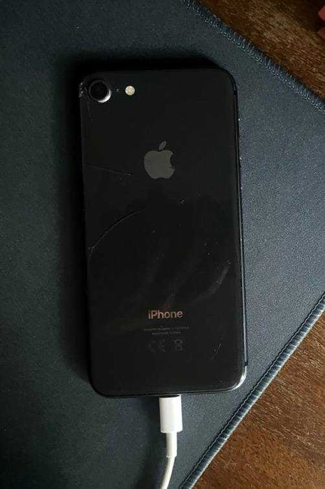 Продам iPhone 8 64gb