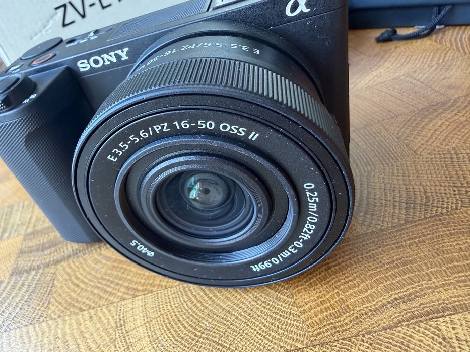 Sony ZV-E10 ll .